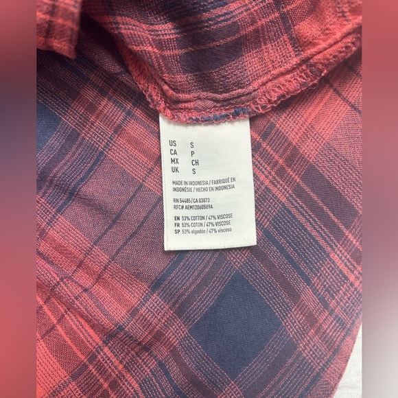 American Eagle Outfitters Red and Black Plaid Shirt. Boyfriend Fit. Size Small. - Picture 7 of 9